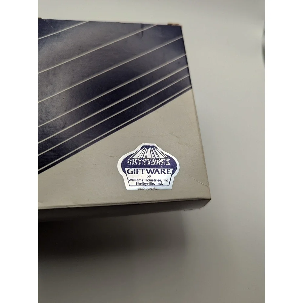 Giftware by Williams Industries crystal etched